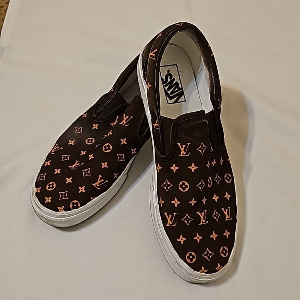 CUSTOM MADE Vans size 9.5